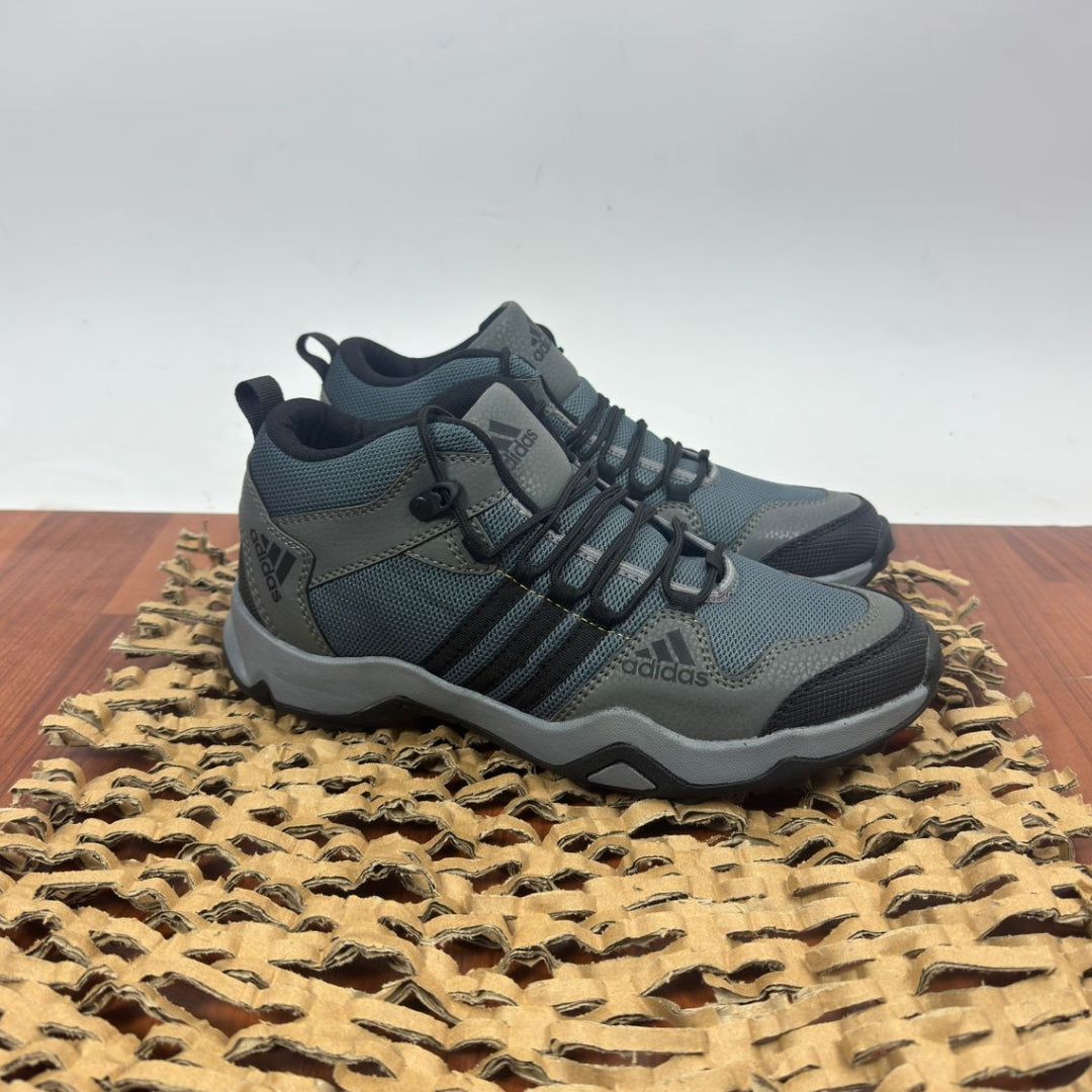 BOTINES GRIS TERREX ULTRALIVIANO