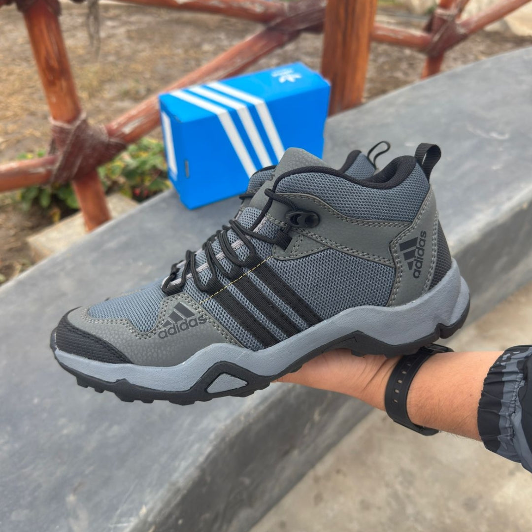 BOTINES GRIS TERREX ULTRALIVIANO